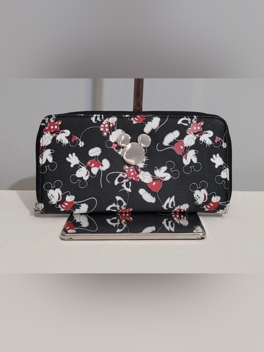 Disney Bioworld Mickey & Minnie Mouse Allover Print Zip-Around Wallet Black Red